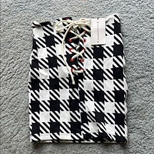 SOLID & STRIPED Black and White Houndstooth Sarong